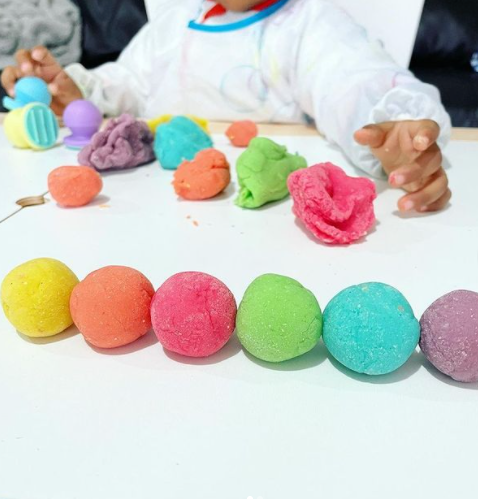 Honeysticks Play-Dough Using Bath Drops